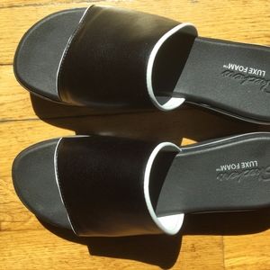 Sketchers super cute, comfortable slides